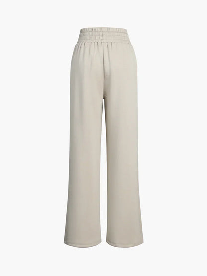 Pantaloni de trening largi, casual și chic pentru plimbări în oraș